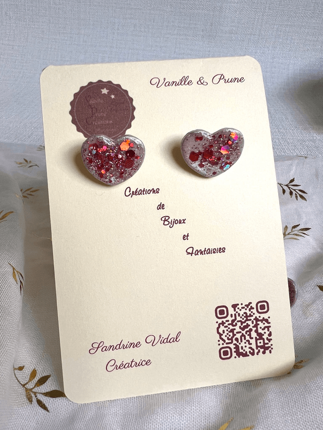 Boucles d'oreilles petits coeurs rose pâle et paillettes rose fuchsia irisées