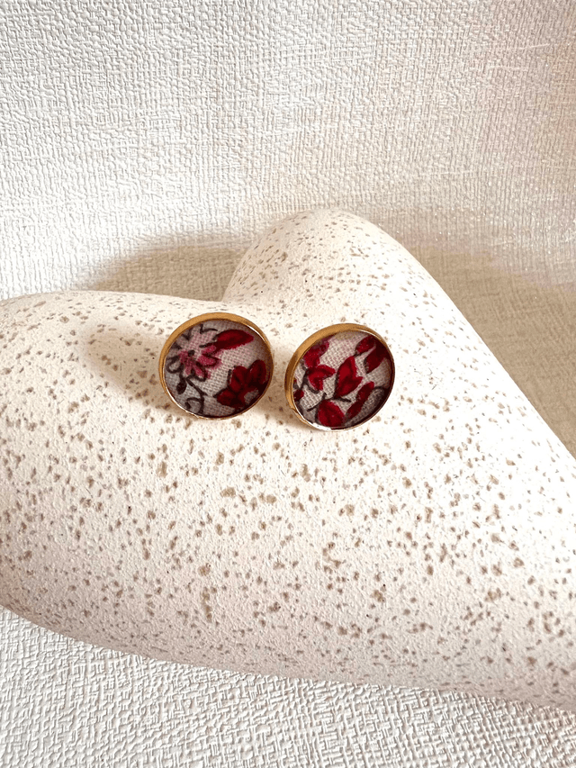 Boucles d'oreilles acier inoxydable puces fleuries tons rouges roses