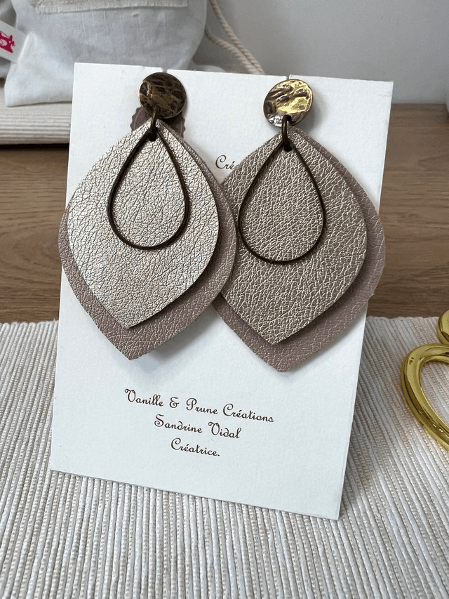 Boucles d'oreilles ANNA, formes feuilles, bijou upcycling en similicuir doré rose et bronze