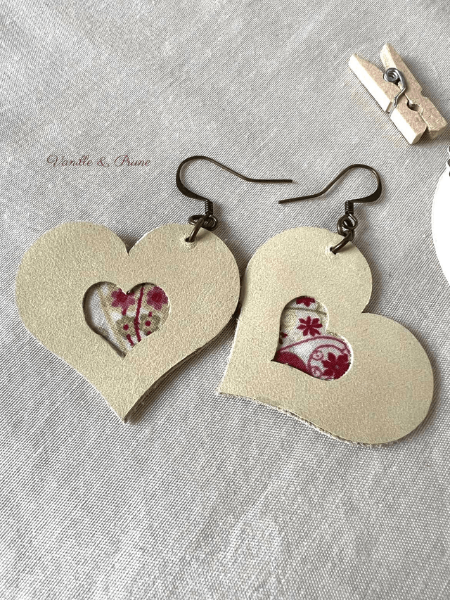 Boucles d'oreilles VALENTINE bronze, jolis coeurs en cuir et Liberty, bijou upcycling