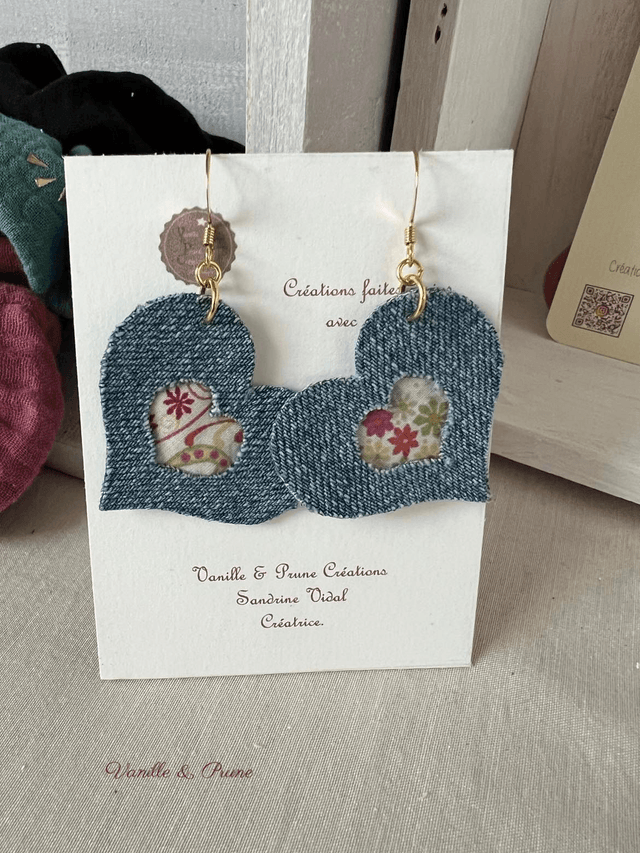 Boucles d'oreilles VALENTINE dorée, jolis coeurs en jeans et Liberty, bijou upcycling