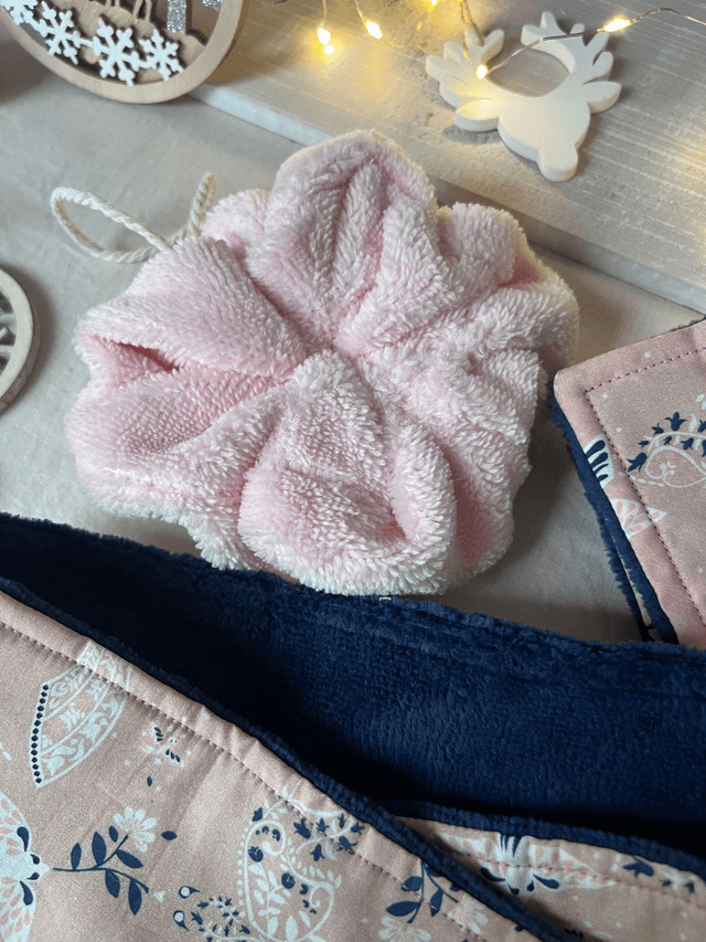 Ensemble beauté bleu marine et rose tendre 