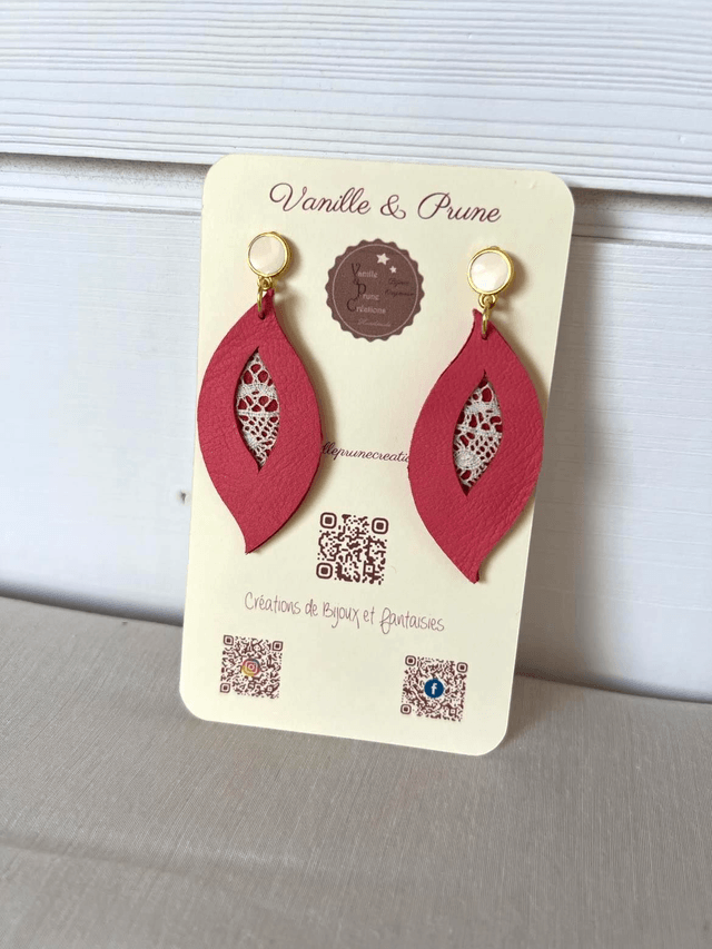 Boucles d'oreilles PLUME dorées, longues feuilles évidées en cuir recyclé et dentelle, bijou upcycling