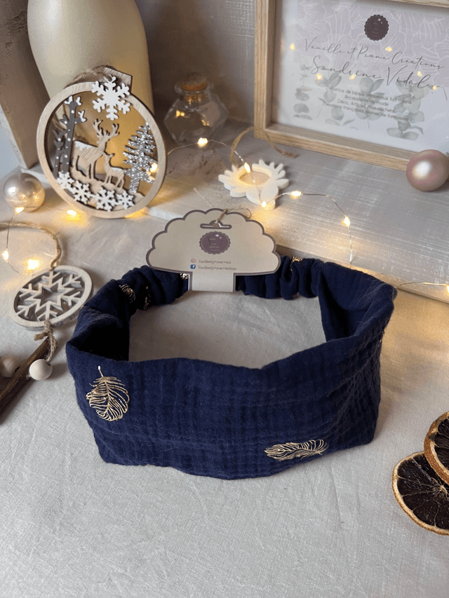 Bandeau simple et large en double gaze de coton bleu marine et jolies feuilles dorées