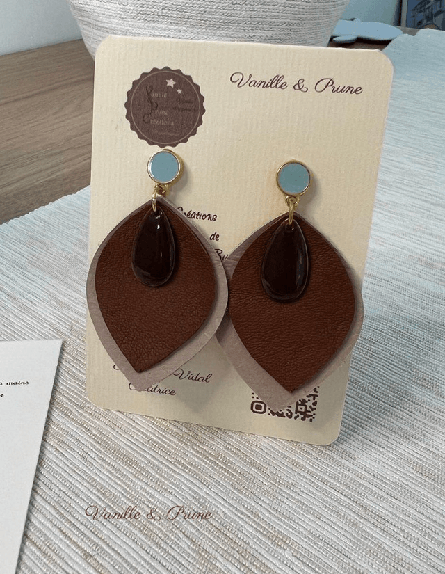 Boucles d'oreilles ANNA, formes feuilles, bijou upcycling en cuir véritable chocolat