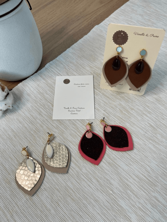Boucles d'oreilles ANNA, formes feuilles, bijou upcycling en cuir véritable chocolat
