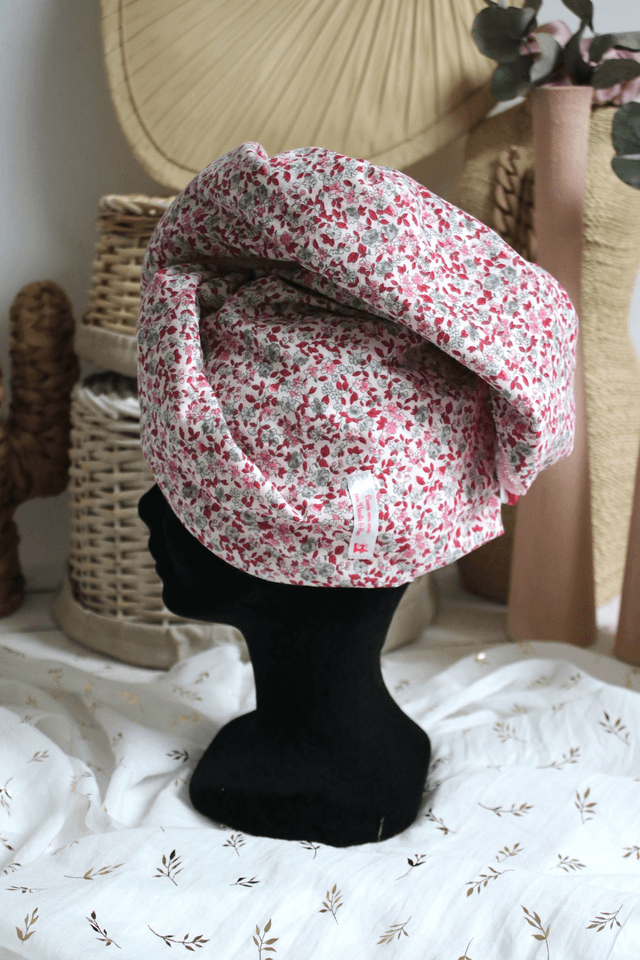 Turban de bains fleuri rose et éponge de bambou ultra doux