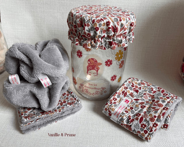 Kit Beauté zéro déchet fleuri gris et son bocal déco assorti 