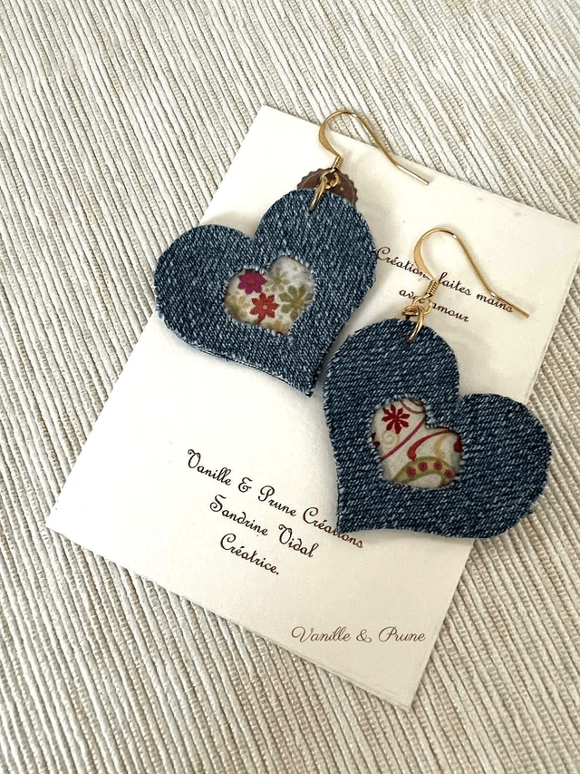 Boucles d'oreilles VALENTINE dorée, jolis coeurs en jeans et Liberty, bijou upcycling