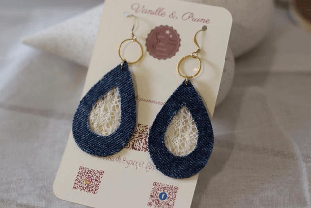 Boucles d'oreilles JOY dorées, gouttes évidées en jeans recyclé et dentelle de coton, bijou upcycling