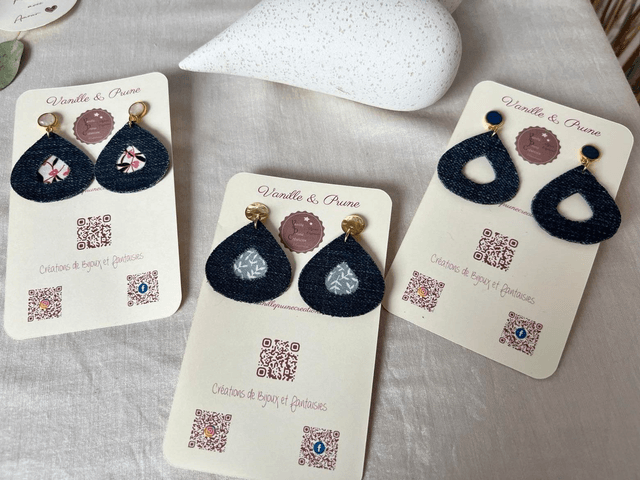 Boucles d'oreilles JOYCE dorée, jolies gouttes en jeans, tissu recyclé fleuri, bijou upcycling