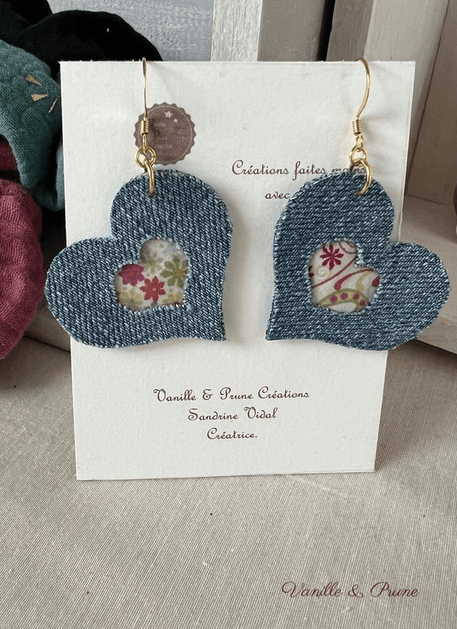 Boucles d'oreilles VALENTINE dorée, jolis coeurs en jeans et Liberty, bijou upcycling