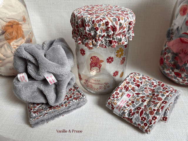 Kit Beauté zéro déchet fleuri gris et son bocal déco assorti 