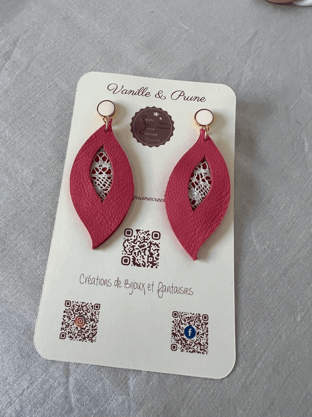 Boucles d&#039;oreilles PLUME dorées, longues feuilles évidées en cuir recyclé et dentelle, bijou upcycling