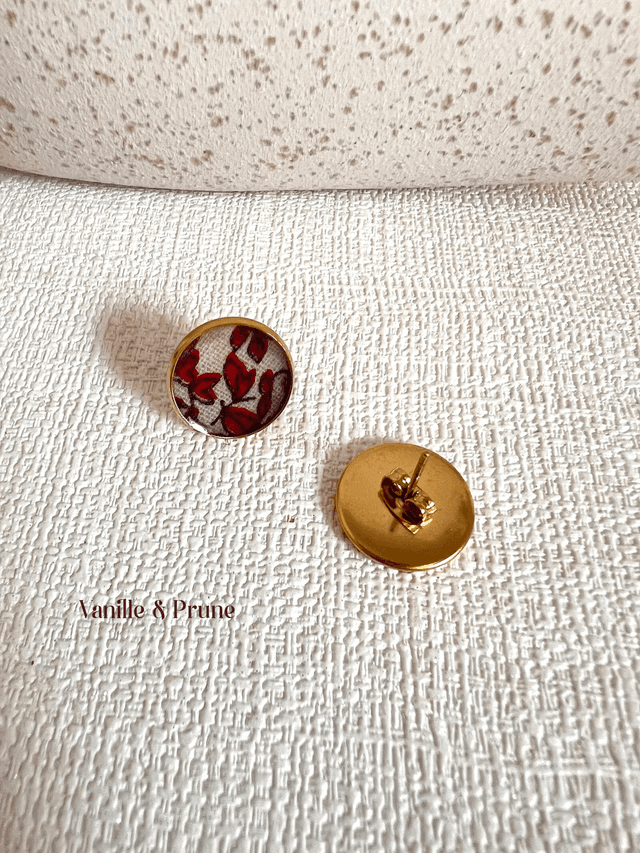 Boucles d&#039;oreilles acier inoxydable puces fleuries tons rouges roses