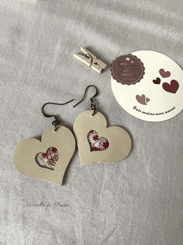 Boucles d&#039;oreilles VALENTINE bronze, jolis coeurs en cuir et Liberty, bijou upcycling