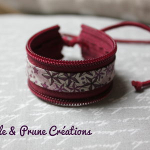 Bracelet enfant en zip bordeaux et biais Liberty® étoilé violet et crème
