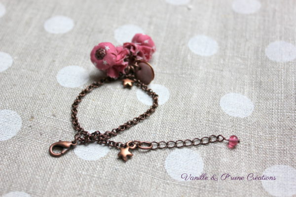 Bracelet perles textiles bonbons étoilés rose cuivré breloques émaillées